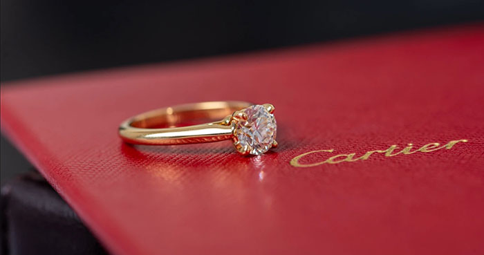 В Lux Groups кольца Cartier — культовые украшения и символ роскоши