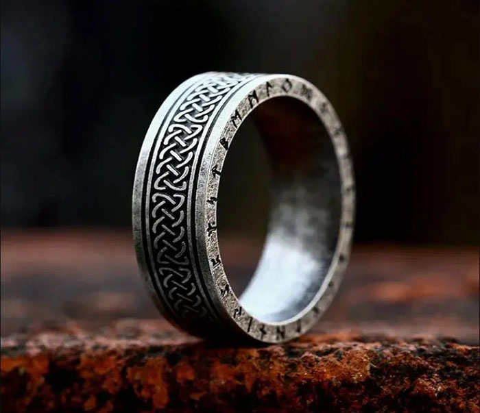 Чоловічі аксесуари: чому я вибираю сталь і шкіру